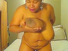 Huge tits BBW from Africa totally naked in webcam