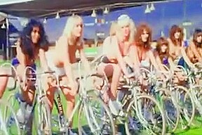 QUEEN- BICYCLE RACE (UNCENSORED VERSION)