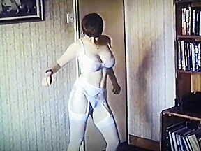 Vintage British Big Bouncy Boobs Strip Dance